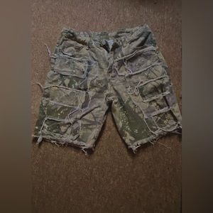 Cargo denim shorts
